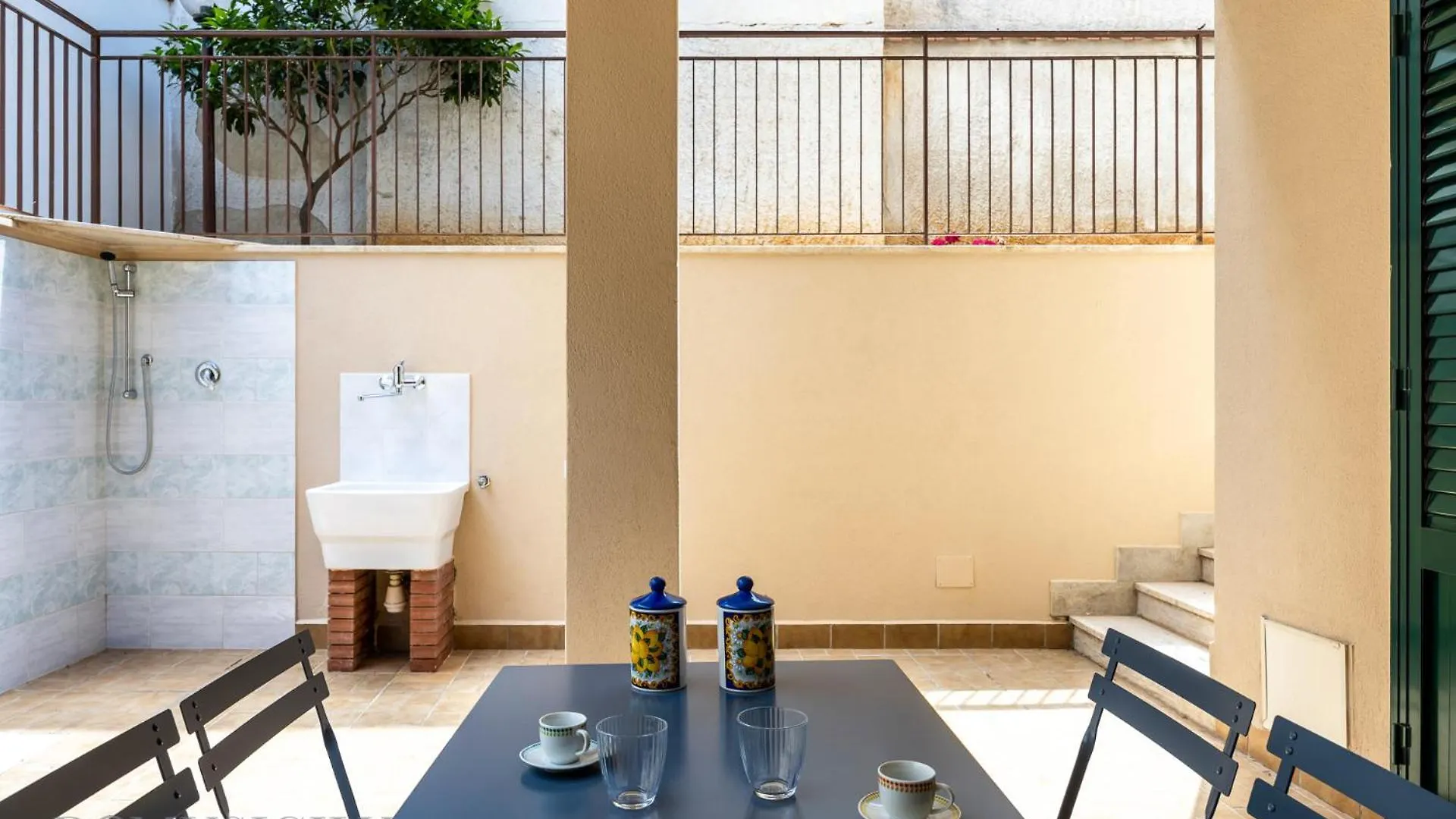 La Dimora Del Mare By Domus Sicily Apartment Mondello
